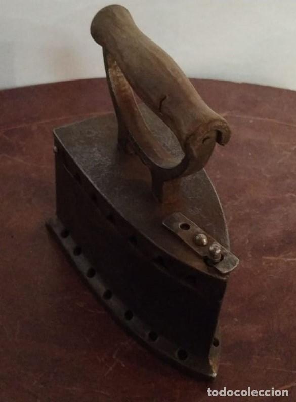 Antig&uuml;edades: plancha antigua buen estado - Foto 2