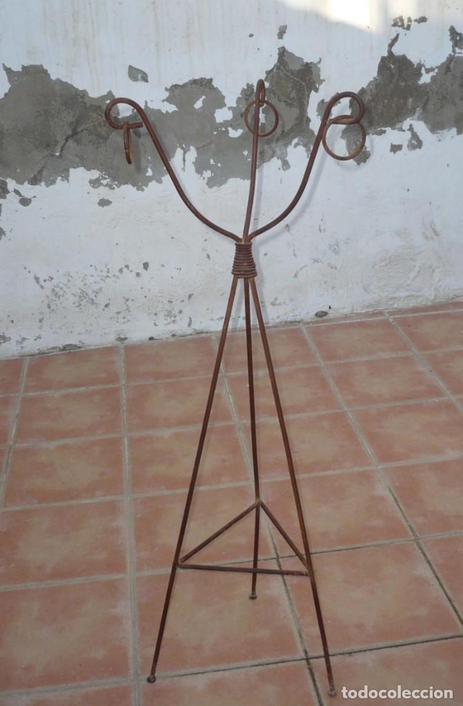 Antig&uuml;edades: Antiguo Macetero o Cantarero de Forja - Foto 3