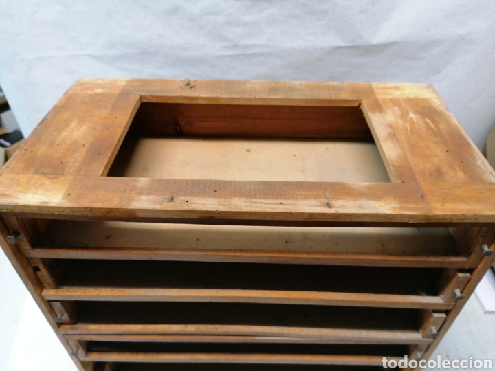 Antig&uuml;edades: Expositor de mercer&iacute;a - Foto 3