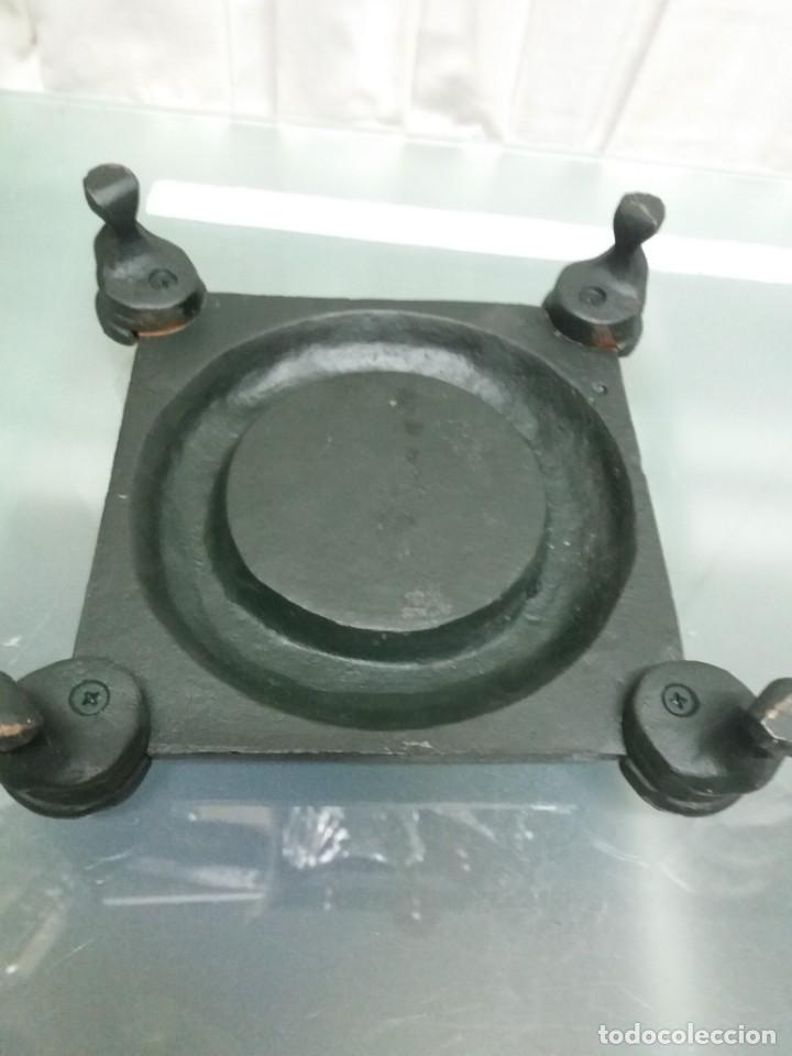 Antig&uuml;edades: SOPORTE VEL&Oacute;N HIERRO - Foto 3