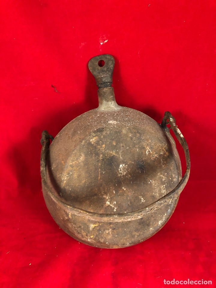 Antig&uuml;edades: Antiguo recipiente de hierro en forma de cantimplora - Foto 2