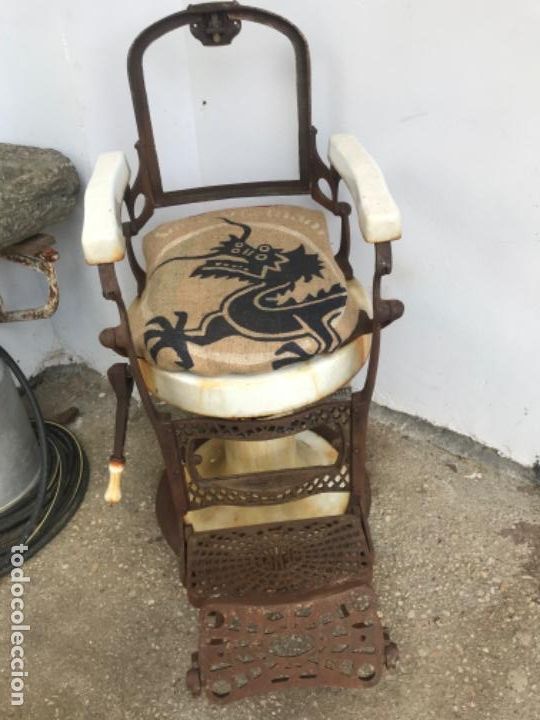Antig&uuml;edades: Sill&oacute;n de barbero para restaurar - Foto 1