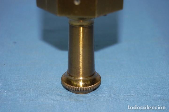 Antig&uuml;edades: GEOMETRO AGRIMENSOR EN METAL DORADO - Foto 2