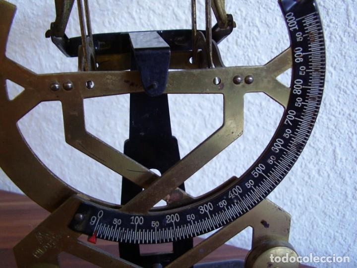 Antig&uuml;edades: BASCULA BILATERAL PESA HASTA 1000 GR COMPLETAMENTE FUNCIONAL - Foto 3