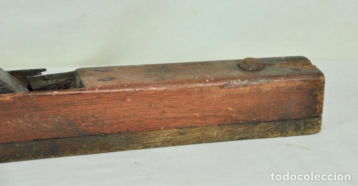Antig&uuml;edades: Cepillo carpintero de 71 cm - Foto 4