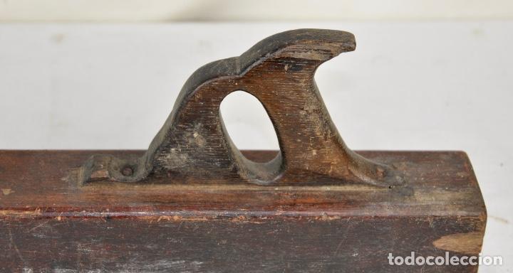 Antig&uuml;edades: Cepillo carpintero de 71 cm - Foto 8