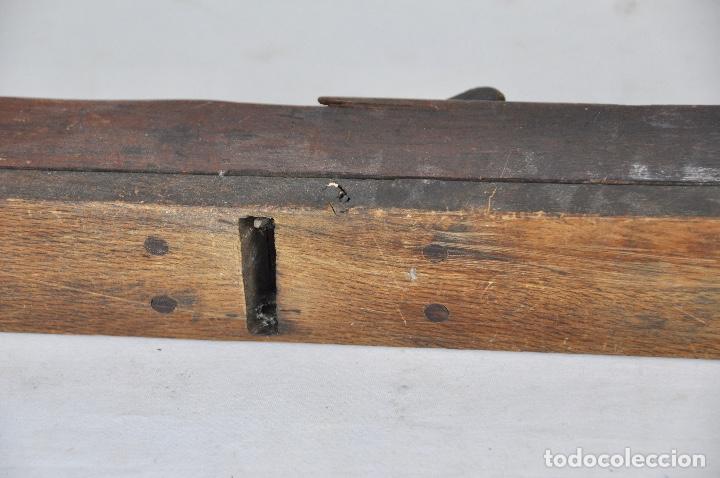Antig&uuml;edades: Cepillo carpintero de 71 cm - Foto 12