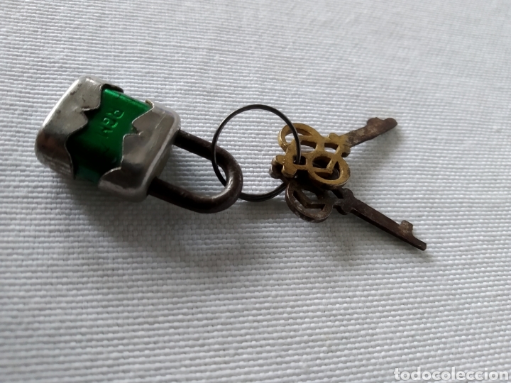 Antig&uuml;edades: PEQUE&Ntilde;O CANDADO R.G.M. CON LLAVES - Foto 1