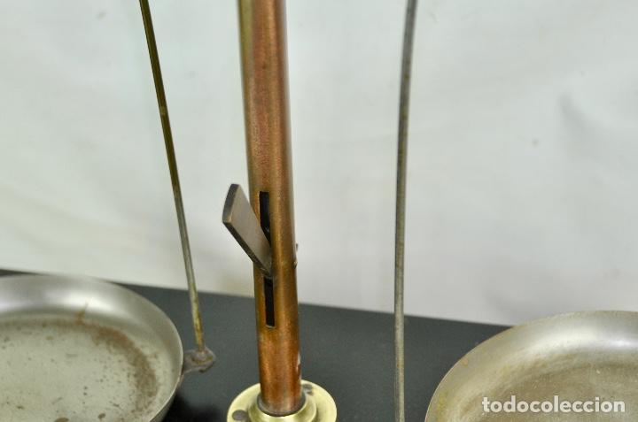Antig&uuml;edades: Balanza de farmacia con pesas - Foto 8