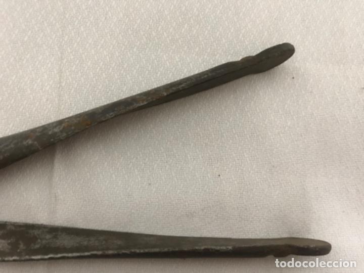 Antig&uuml;edades: Tenazas de brasas - Foto 2