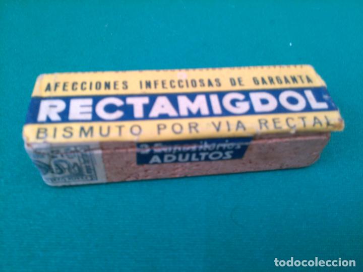 Antig&uuml;edades: RECTAMIGDOL - CAJA DE CORCHO CON AMPOLLA DE VIDRIO E HILO EN SU INTERIOR - Foto 1