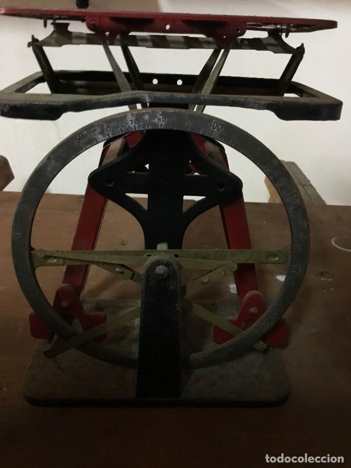Antig&uuml;edades: BASCULA CORREOS - Foto 1