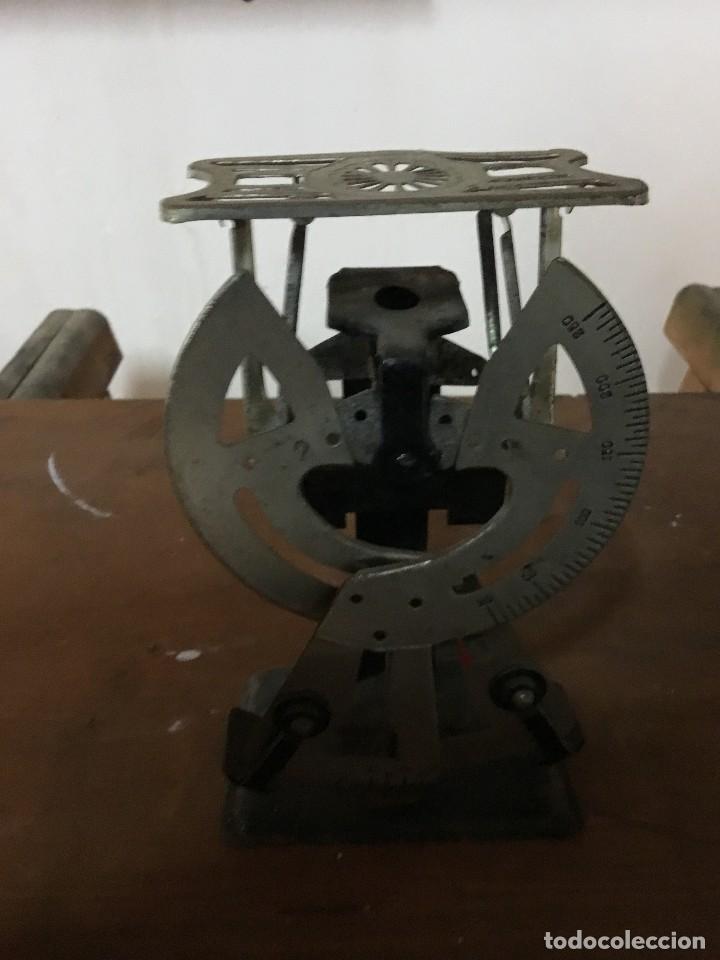 Antig&uuml;edades: bascula de correos bilateral - Foto 1
