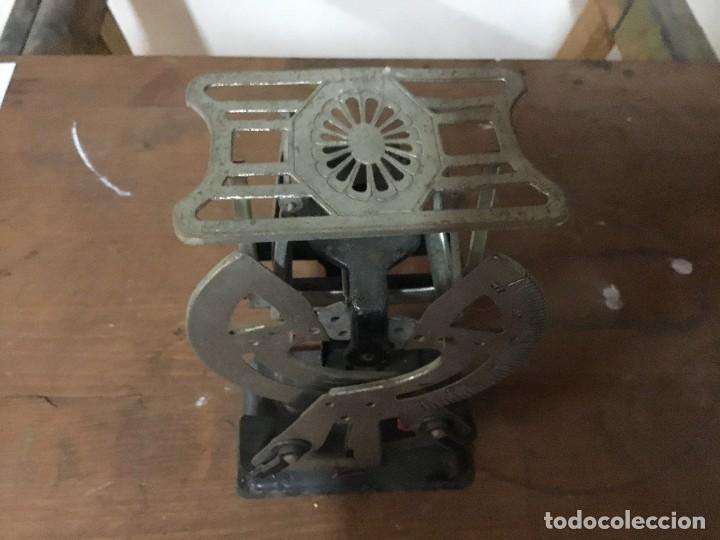 Antig&uuml;edades: bascula de correos bilateral - Foto 2