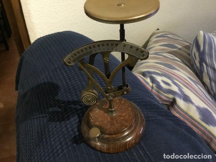 Antig&uuml;edades: bascula de correos victoriana - Foto 2
