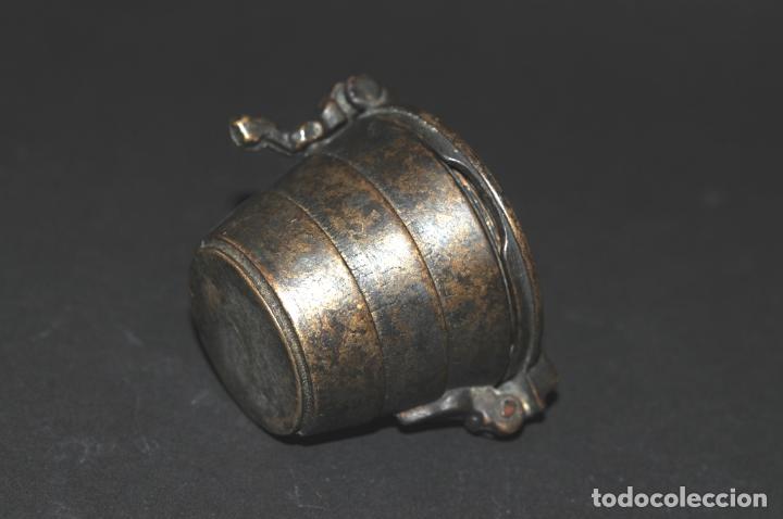 Antig&uuml;edades: ORIGINAL PONDERAL DE BRONCE - CON MARCAS EN EL INTERIOR DE LA TAPA - Foto 6
