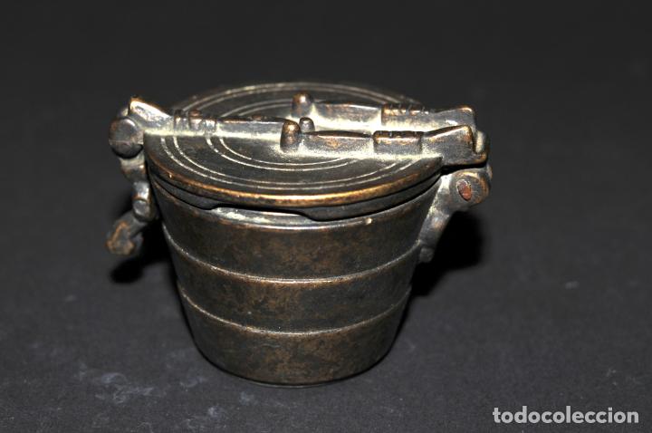 Antig&uuml;edades: ORIGINAL PONDERAL DE BRONCE - CON MARCAS EN EL INTERIOR DE LA TAPA - Foto 1