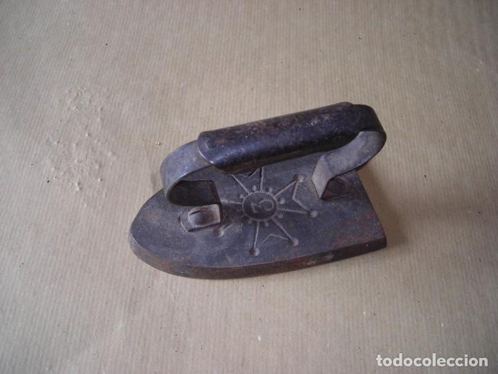 Antig&uuml;edades: plancha de hierro 3 - Foto 1