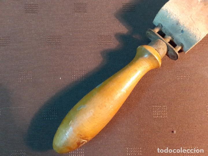 Antig&uuml;edades: Afilador navaja afeitar - Foto 3