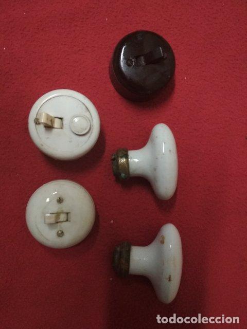 Antig&uuml;edades: ANTIGUO LOTE DE INTERRUPTORES Y POMOS - Foto 2