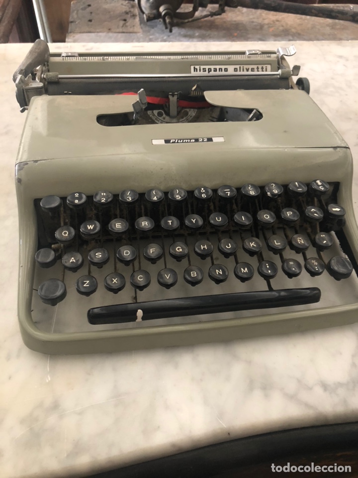 Antig&uuml;edades: Maquina de escribir Hispano Olivetti - Foto 1