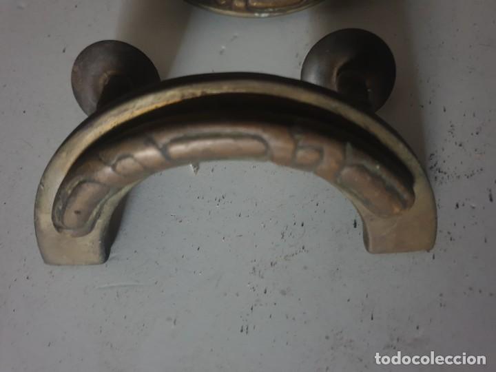 Antig&uuml;edades: 2 tiradores modernistas - Foto 2