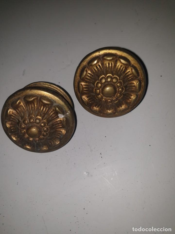 Antig&uuml;edades: 2 pomos bronce - Foto 1