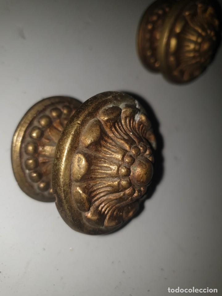 Antig&uuml;edades: 2 pomos bronce - Foto 2