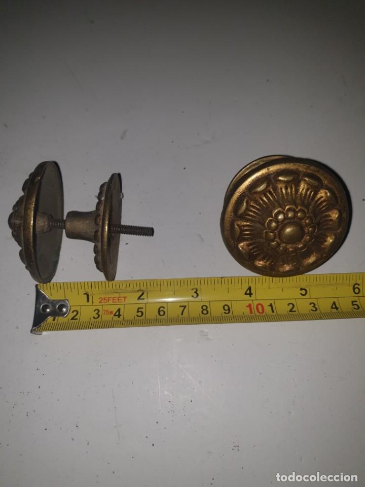 Antig&uuml;edades: 2 pomos bronce - Foto 5