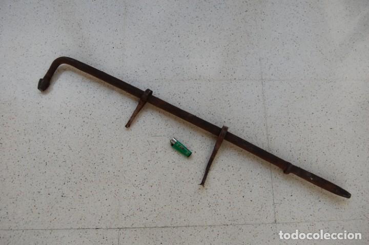 Antig&uuml;edades: CERROJO o PESTILLO - Foto 1