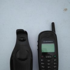 Teléfonos: ANTIGUO TELÉFONO MÓVIL MOTOROLA CD920 - CON SOPORTE PARA CINTURON. Lote 203866316