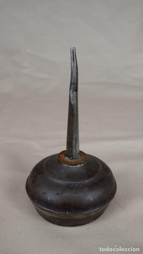 Antig&uuml;edades: ACEITERA M&Aacute;QUINA DE COSER - Foto 2