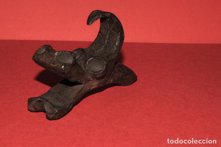 Antig&uuml;edades: CABEZA DE DRAGON EN HIERRO FORJADO - Foto 2