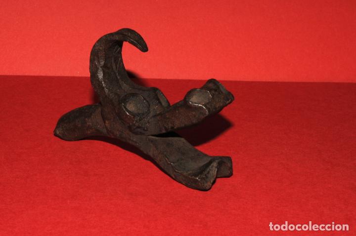 Antig&uuml;edades: CABEZA DE DRAGON EN HIERRO FORJADO - Foto 3