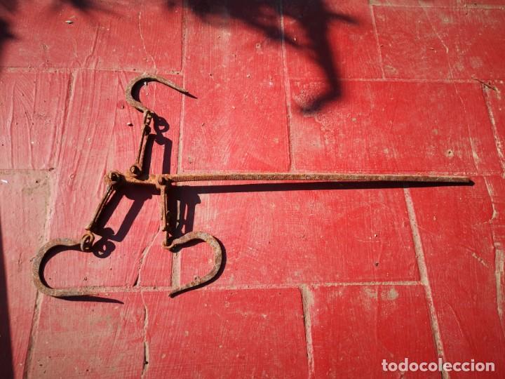 Antig&uuml;edades: Balanza romana - Foto 1