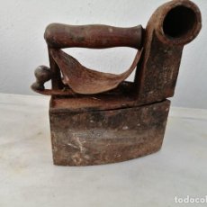 Antigüedades: ANTIGUA PLANCHA DE CHIMENEA CARBON FUEGO DE HIERRO FUNDIDO METAL. Lote 205242612