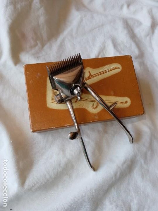 Antig&uuml;edades: Maquina de cortar el pelo - Foto 1