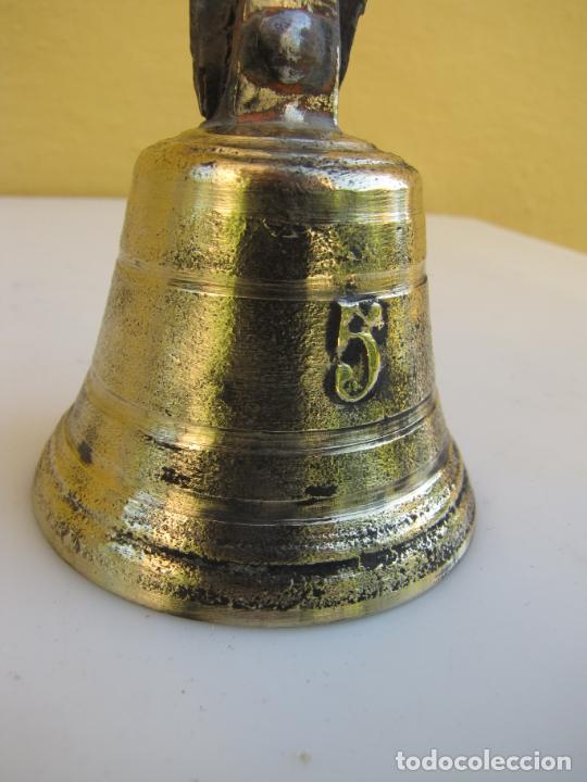 Antig&uuml;edades: 3- Campana de muelle de fleje. Forja y bronce - Foto 2