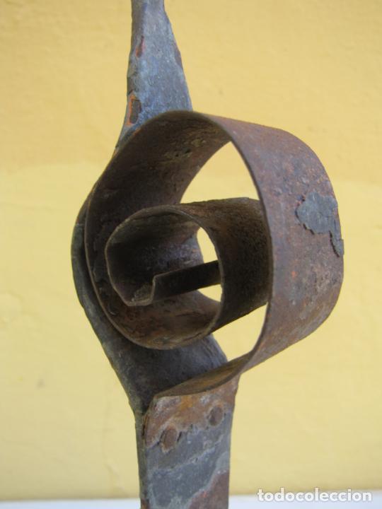 Antig&uuml;edades: 3- Campana de muelle de fleje. Forja y bronce - Foto 3