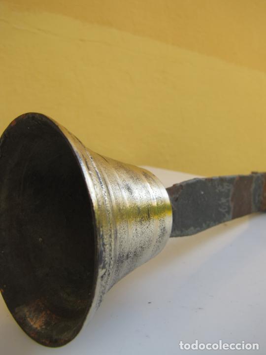 Antig&uuml;edades: 3- Campana de muelle de fleje. Forja y bronce - Foto 10