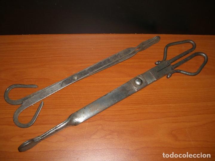 Antig&uuml;edades: LOTE DE DOS TENAZAS DE HIERRO FORJADO - Foto 1