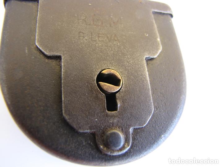 Antig&uuml;edades: 2- Candado RGM 6 levas - Foto 4