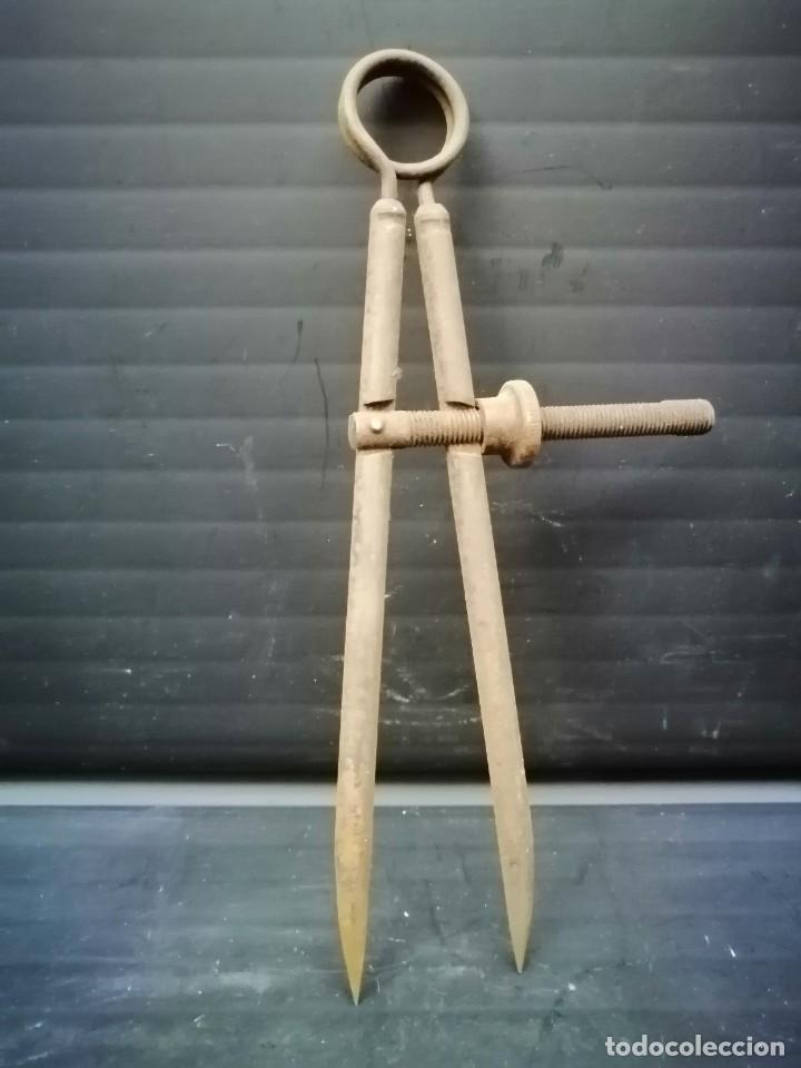 Antig&uuml;edades: ANTIG&Uuml;O COMP&Aacute;S INDUSTRIAL DE HIERRO - Foto 1