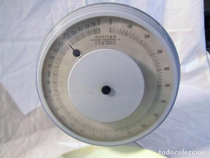Antig&uuml;edades: B&aacute;scula de pared J&uacute;piter, hasta 3 kg, funcionando - Foto 2