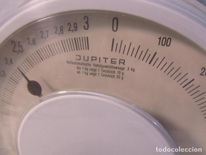 Antig&uuml;edades: B&aacute;scula de pared J&uacute;piter, hasta 3 kg, funcionando - Foto 3