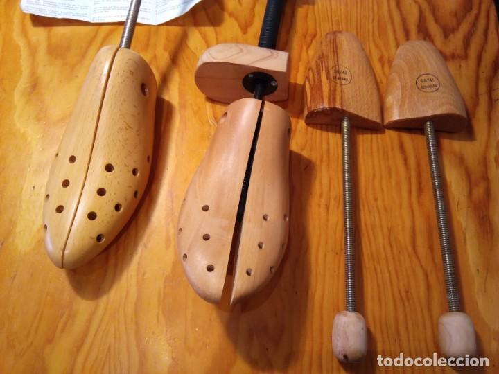 Antig&uuml;edades: JUEGO DE HORMAS DE ZAPATO, DE MADERA - Foto 1