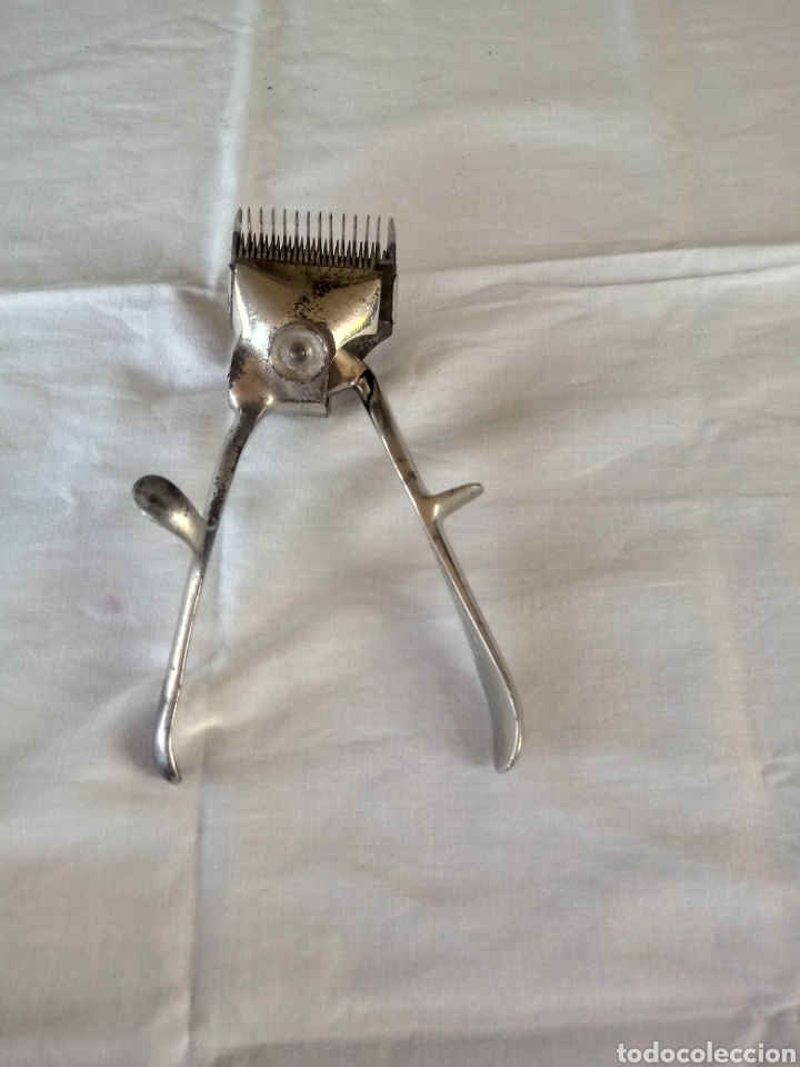 Antig&uuml;edades: Antigua maquina de cortar el pelo - Foto 1