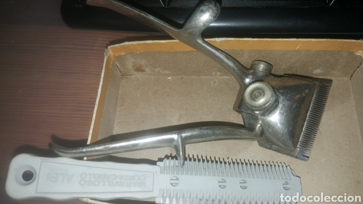 Antig&uuml;edades: Maquina manual de cortar el pelo. - Foto 2