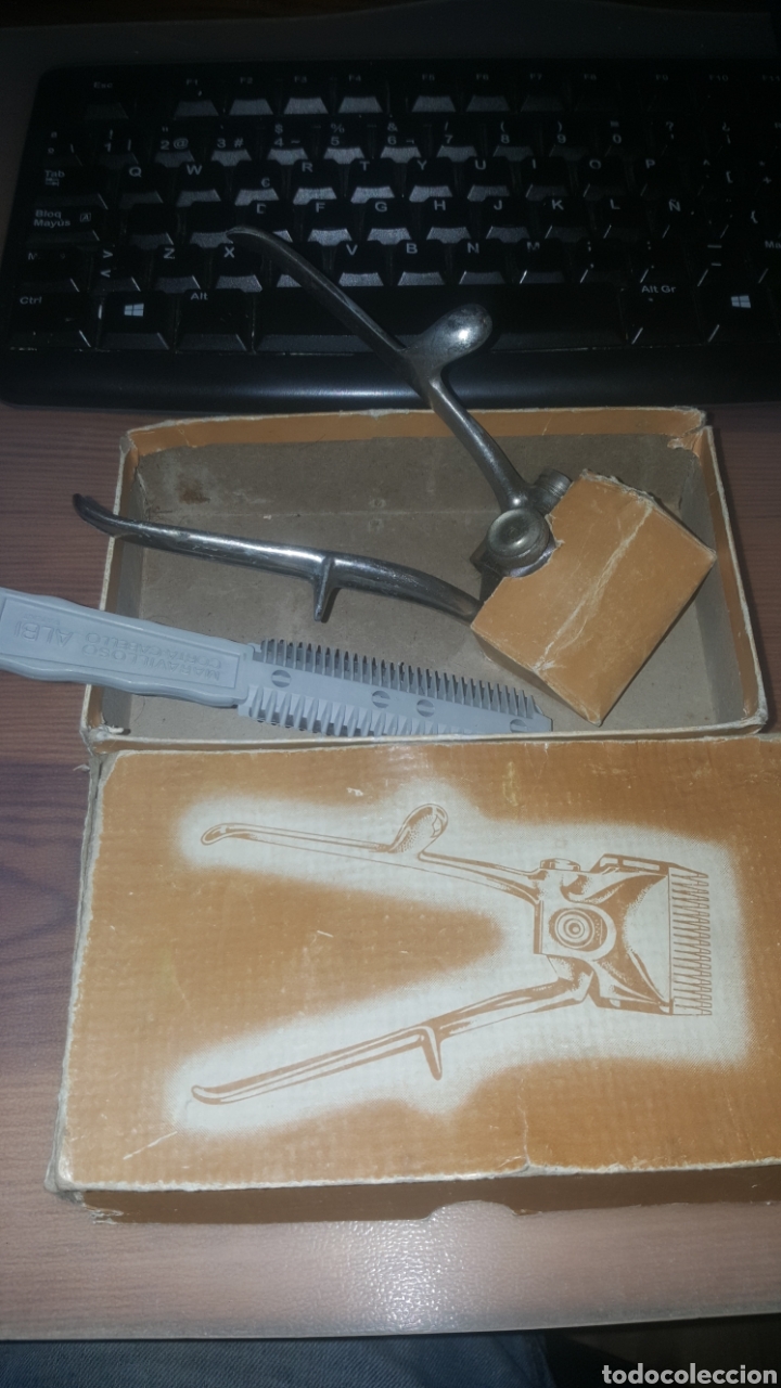 Antig&uuml;edades: Maquina manual de cortar el pelo. - Foto 1