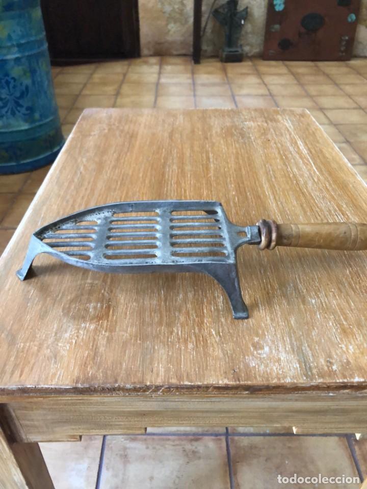 Antig&uuml;edades: soporte plancha ropa - Foto 2